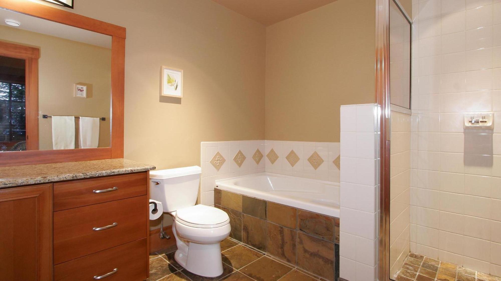 Taluswood The Heights 18 | Mountainside Townhome W/ Ski Access, Hot Tub, Tranquil Views 惠斯勒 外观 照片